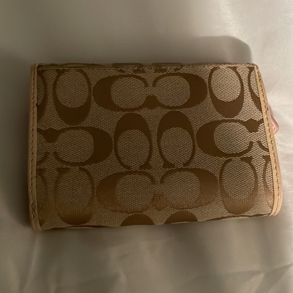 Wallet - Picture 2 of 5